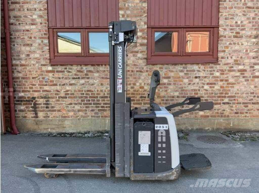 Atlet PSP Nisko podizni električni viljuškar sa stajalištom