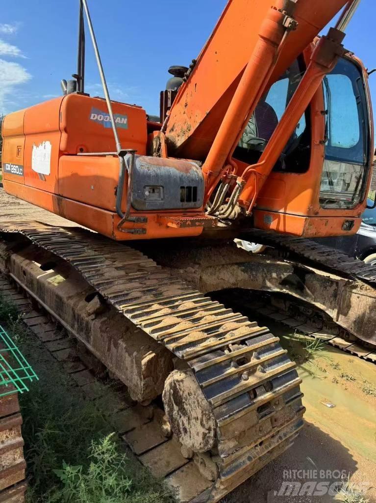 Doosan DX 260LC Bageri guseničari