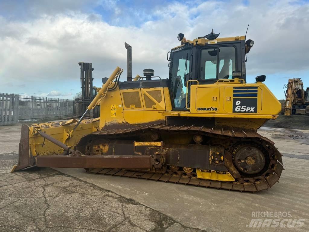Komatsu D 65 PX-18 Buldožeri guseničari