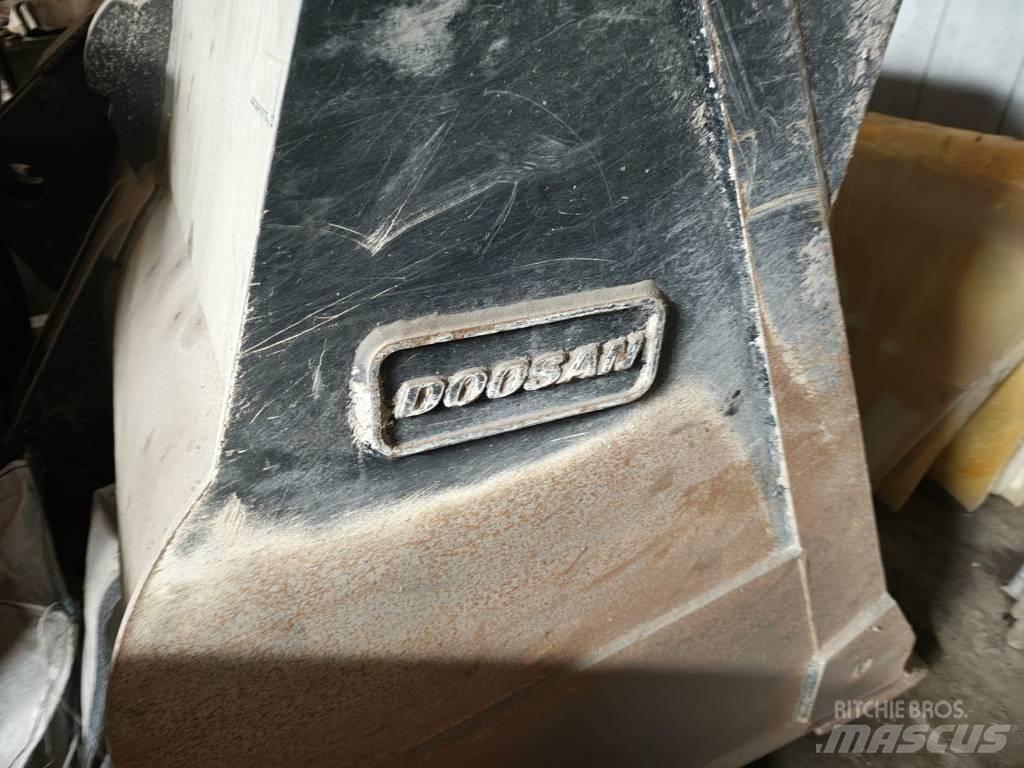 Doosan DL 320-7 Utovarivači na točkove