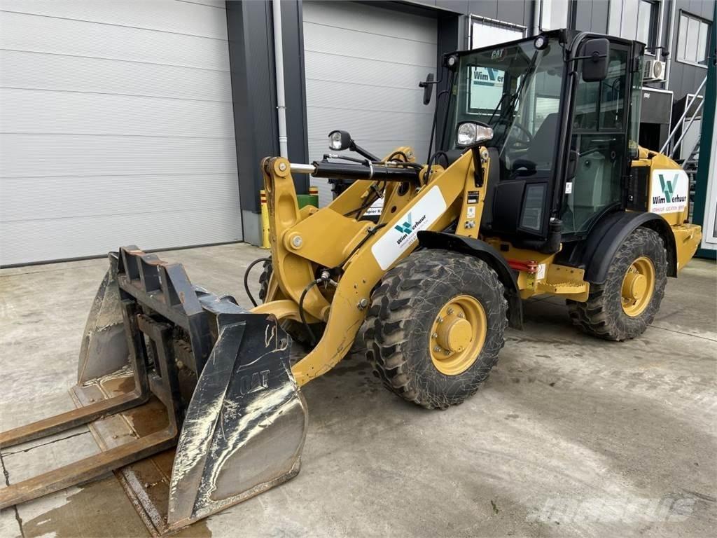 CAT 906M (7164) Višenamenski utovarivači
