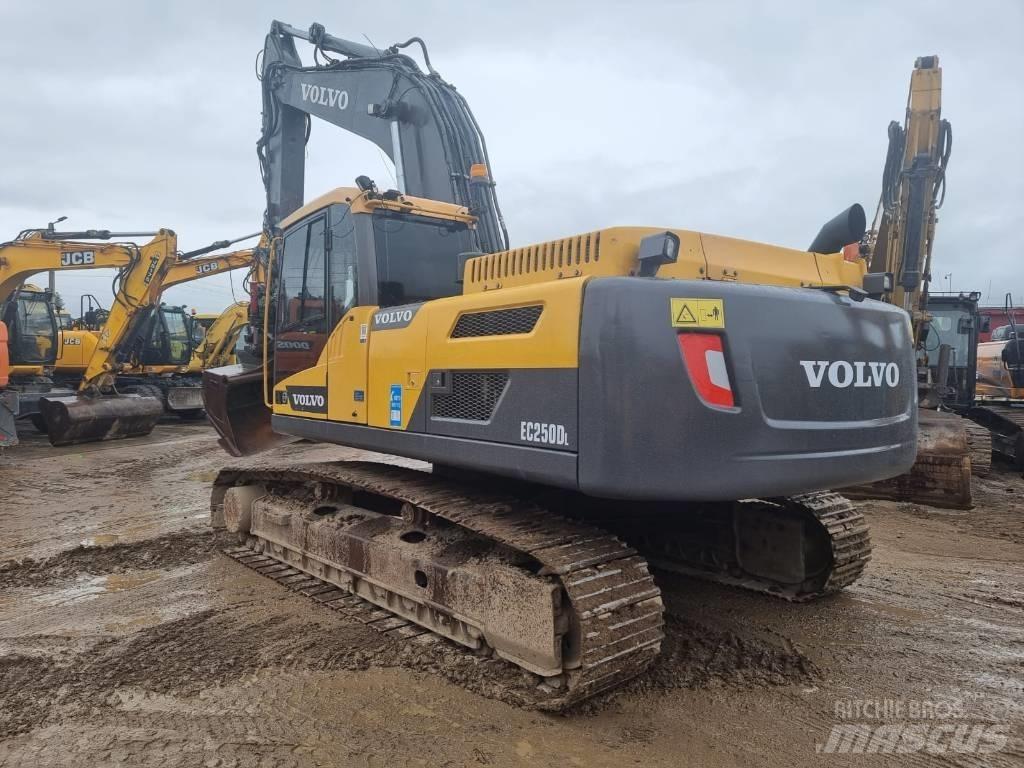 Volvo EC 250 D L Bageri guseničari