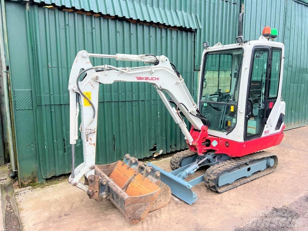 Takeuchi TB225 Mini bageri < 7t