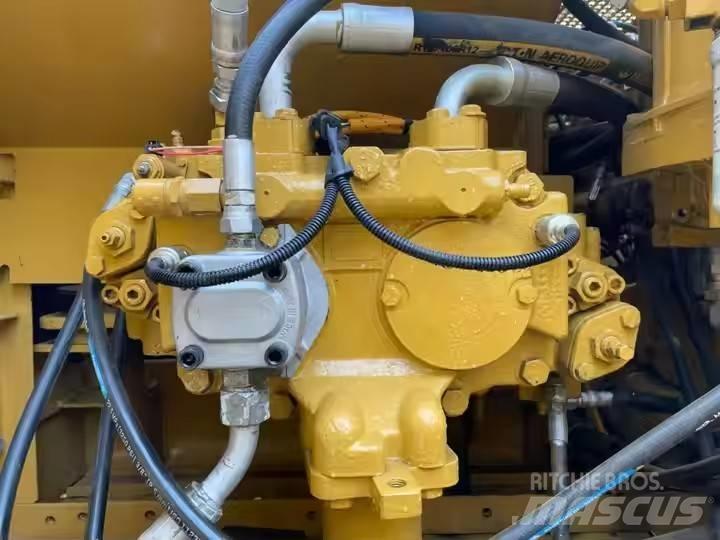 CAT CAT320C Bageri guseničari