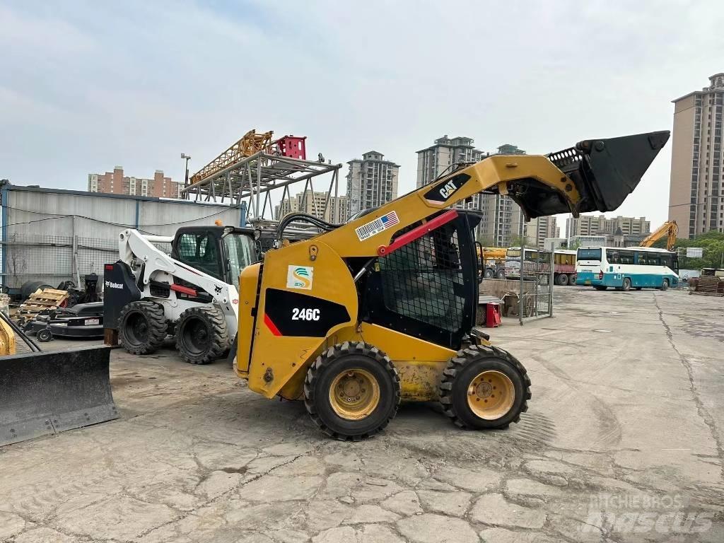 CAT 246 C Skid steer mini utovarivači