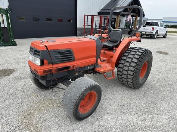 Kubota L4200 Traktori