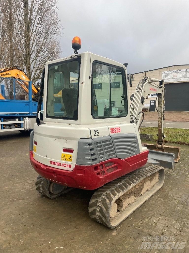 Takeuchi TB 235 Mini bageri < 7t