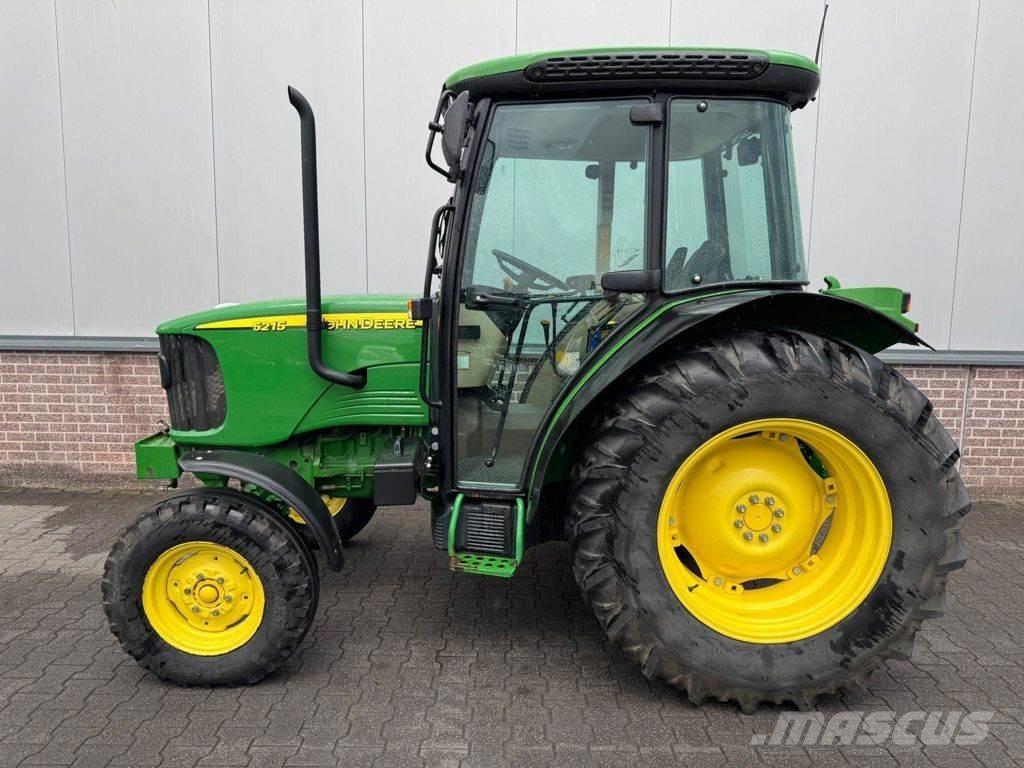 John Deere 5215 Automobili