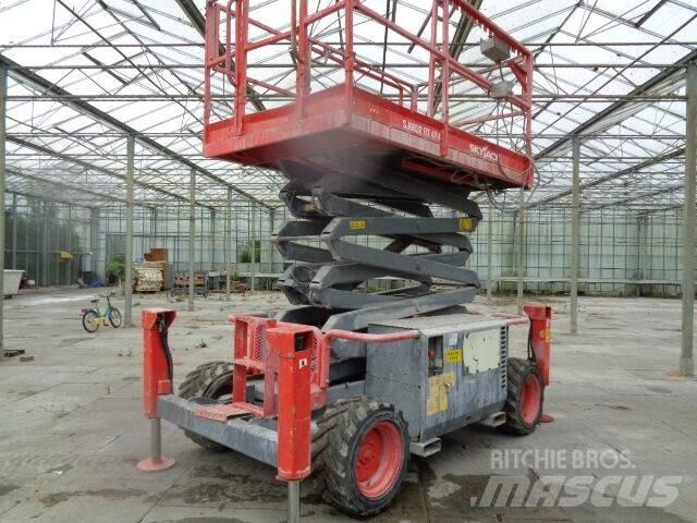 SkyJack SJ 6832 RT Makazaste platforme