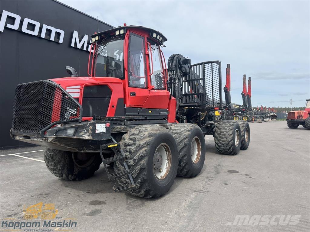 Komatsu 895 Forvarderi