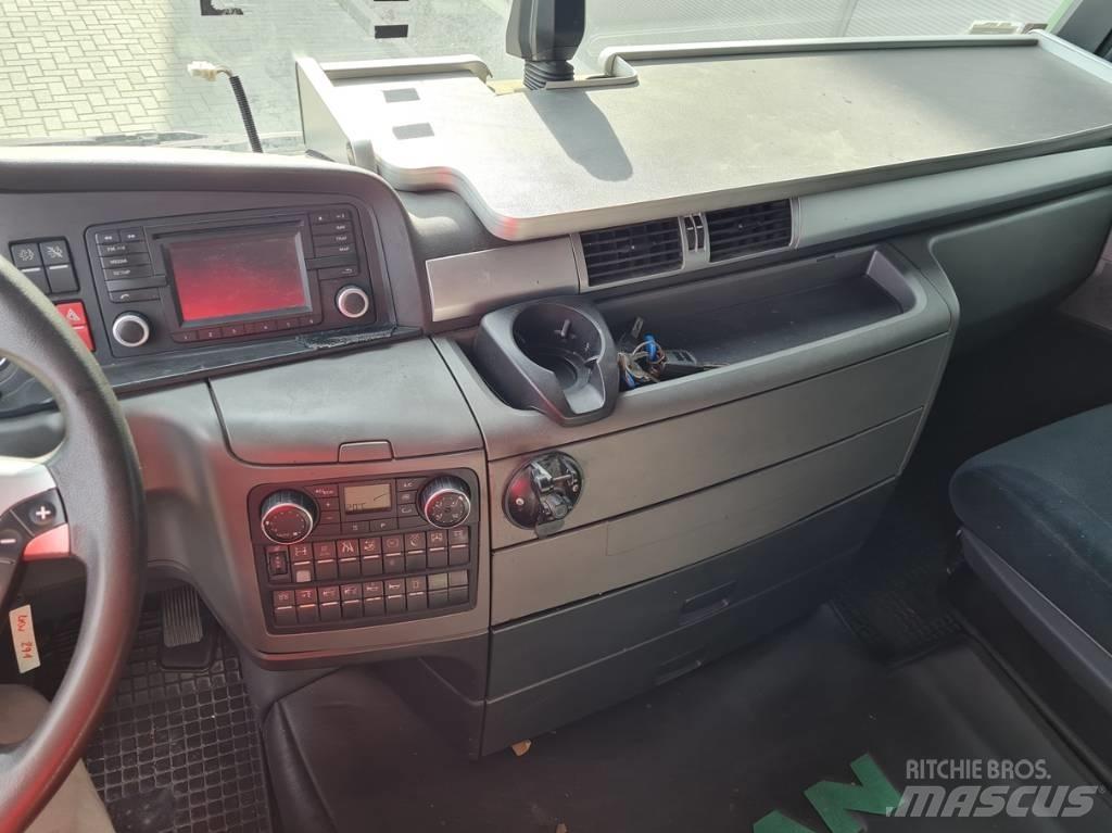 MAN 26.440 / 7.4m / LIFT Kamioni sa ciradom