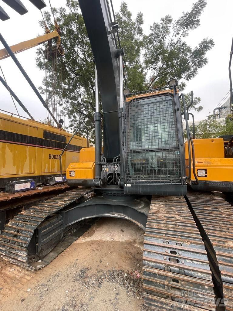 Hyundai R210 Bageri guseničari