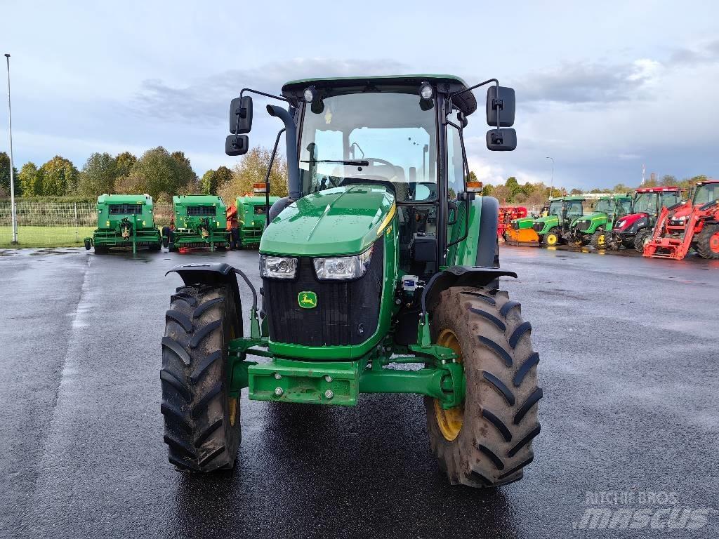 John Deere 5100 M Traktori