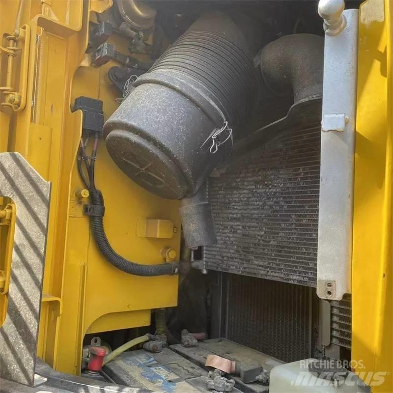 Komatsu PC 138 Bageri guseničari
