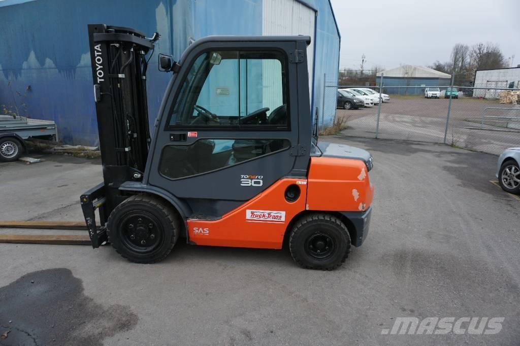 Toyota 52-8FDF30 Dizelski viljuškari