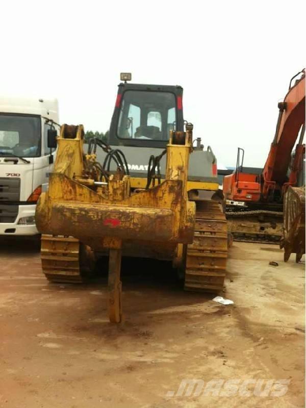 Komatsu d155a-3 Buldožeri guseničari