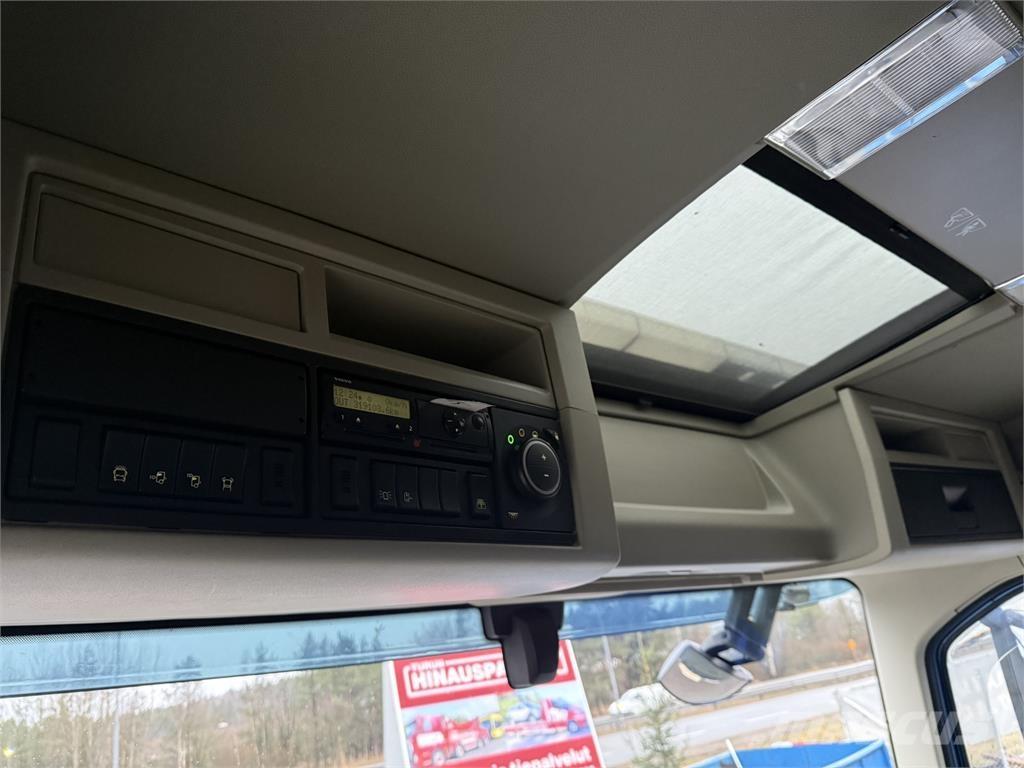 Volvo FH540 8X4 Kamioni sa kranom