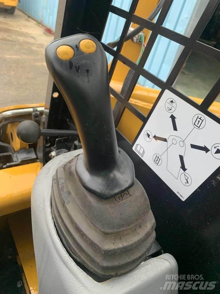 CAT 216 B 3 Mini utovarivači