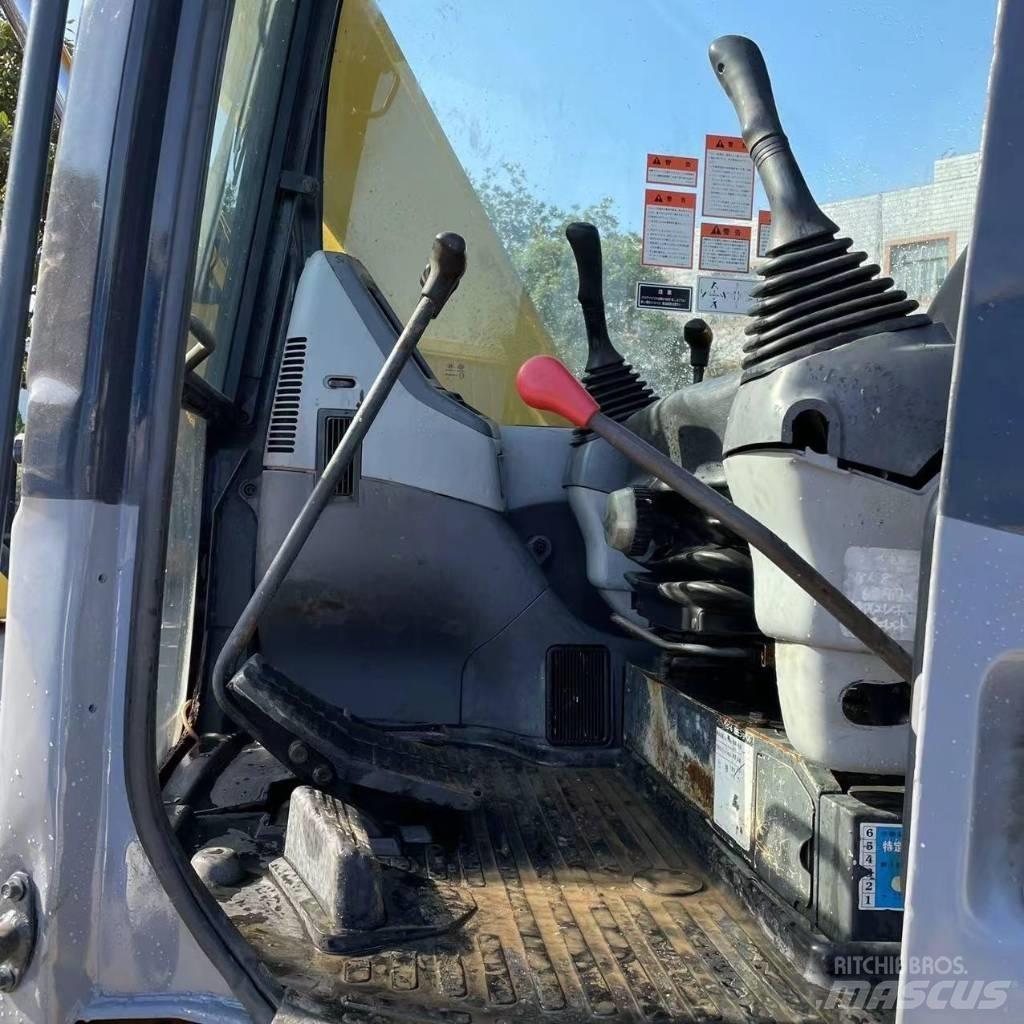 Komatsu PC78US-6 Bageri guseničari