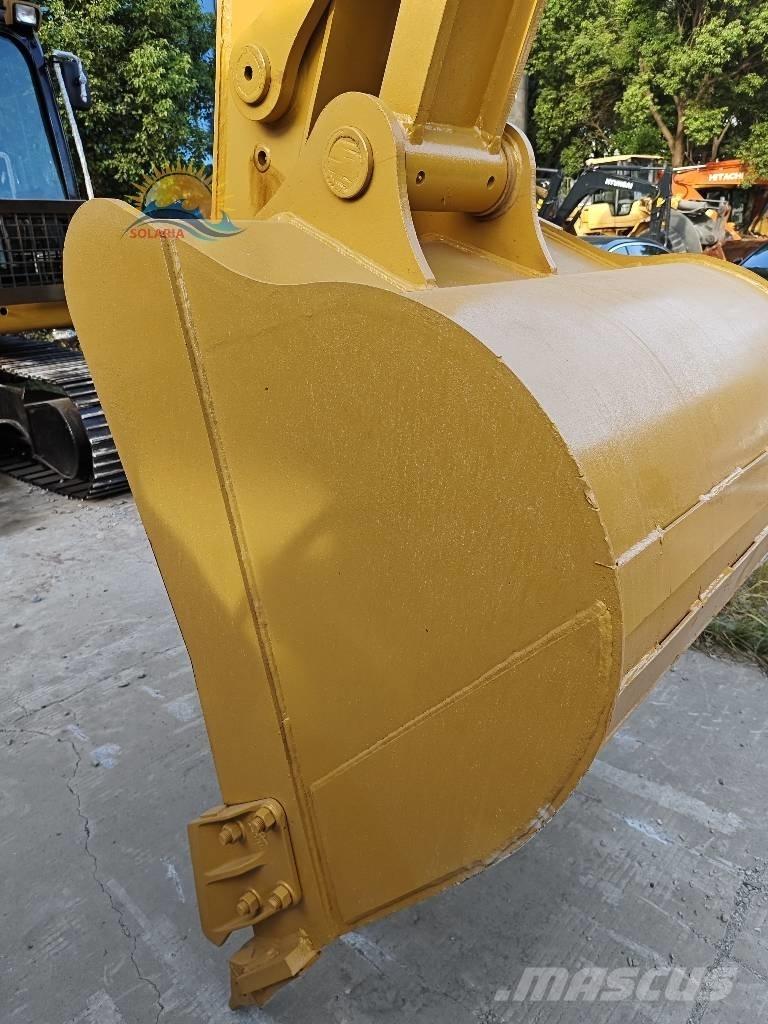 CAT 320D2L Bageri guseničari