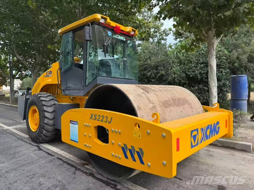 XCMG XS 223 J Valjci sa jednim bubnjem