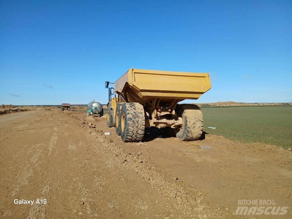 CAT 745 Zglobni damperi
