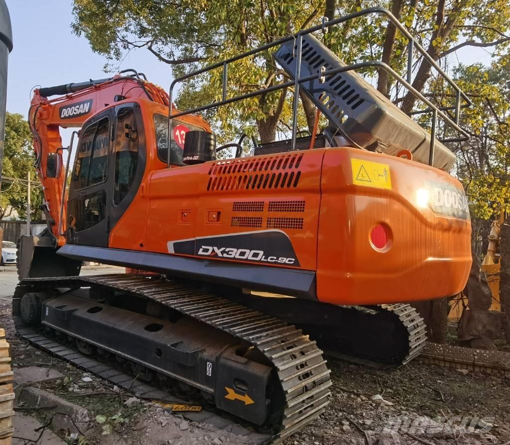 Doosan DX 300 LC Bageri guseničari