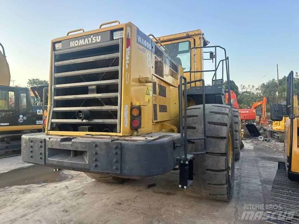 Komatsu WA 600 Utovarivači na točkove