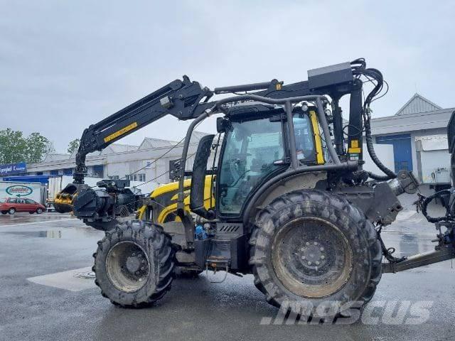 Valtra N153 Šumarski traktori
