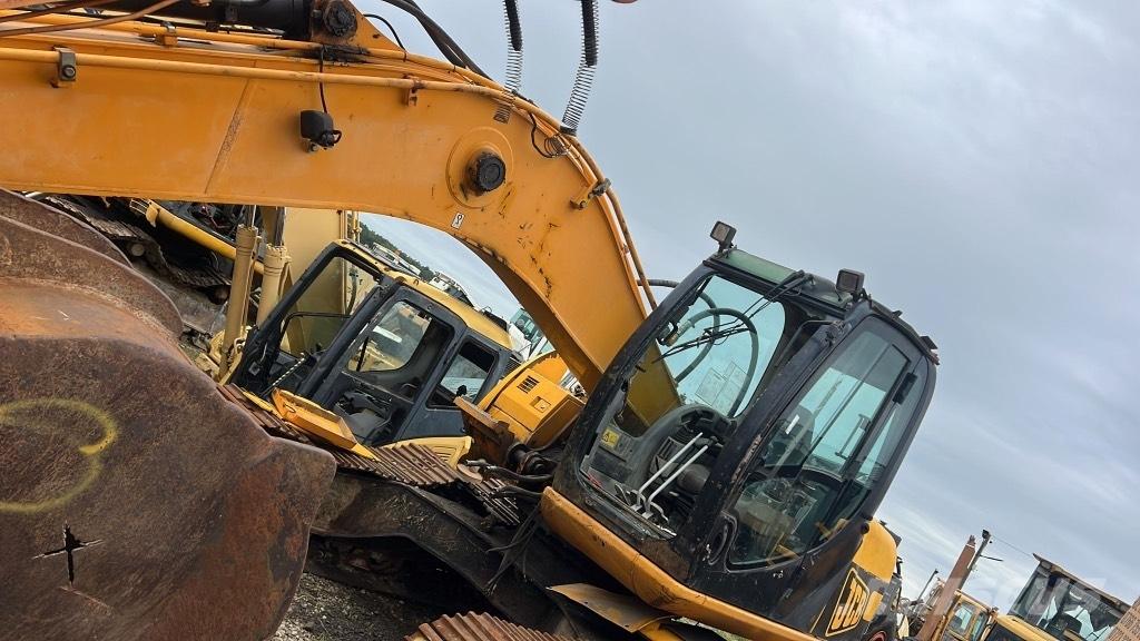 JCB 220 Gusenice za građevinarstvo