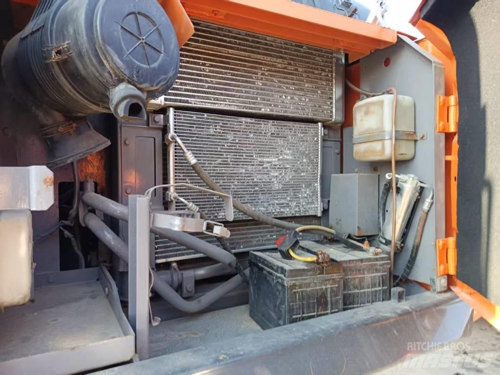 Hitachi ZX160 Bageri guseničari