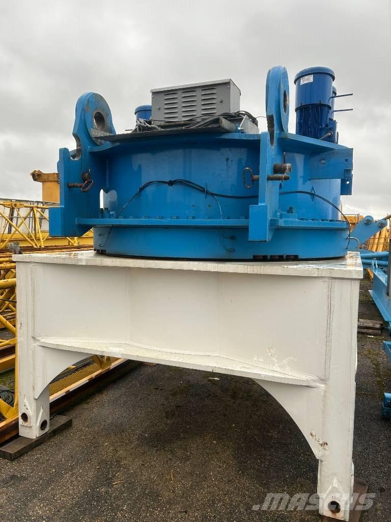 Potain MD560B-M25 Kranovi tornjevi