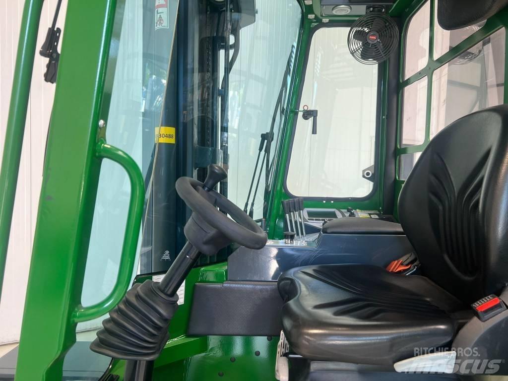 Combilift C4000ET Viljuškari sa 4-stranskim dohvatom
