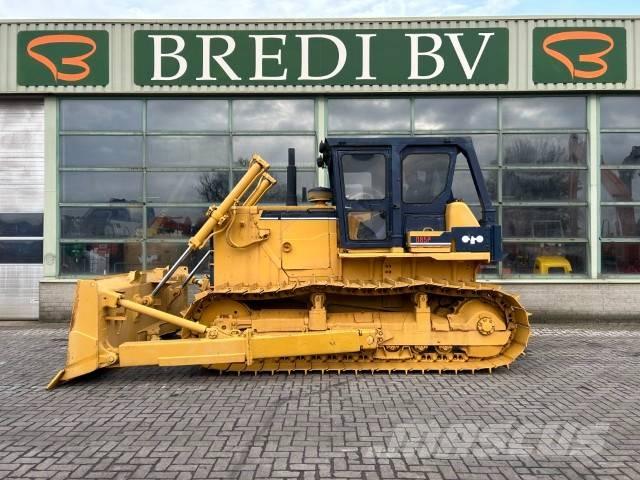 Komatsu D 85 P-18 Buldožeri guseničari