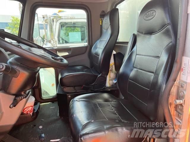 Peterbilt 337 Kamioni za prevoz pića