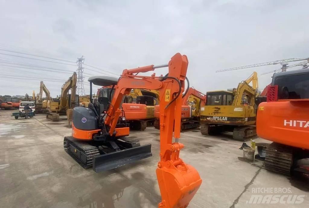 Hitachi 30 Bageri guseničari