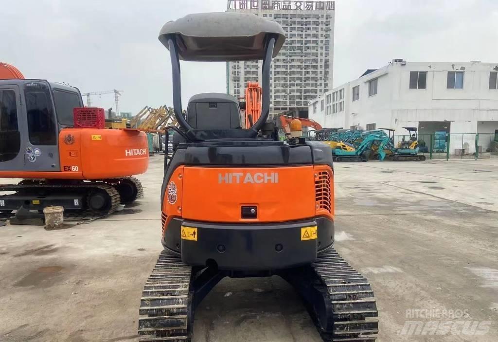 Hitachi 30 Bageri guseničari