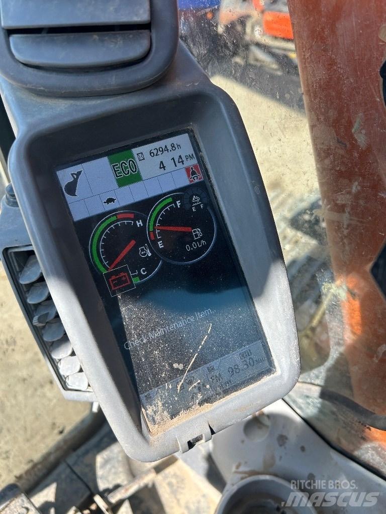 Hitachi ZX 135 US-6 Bageri guseničari