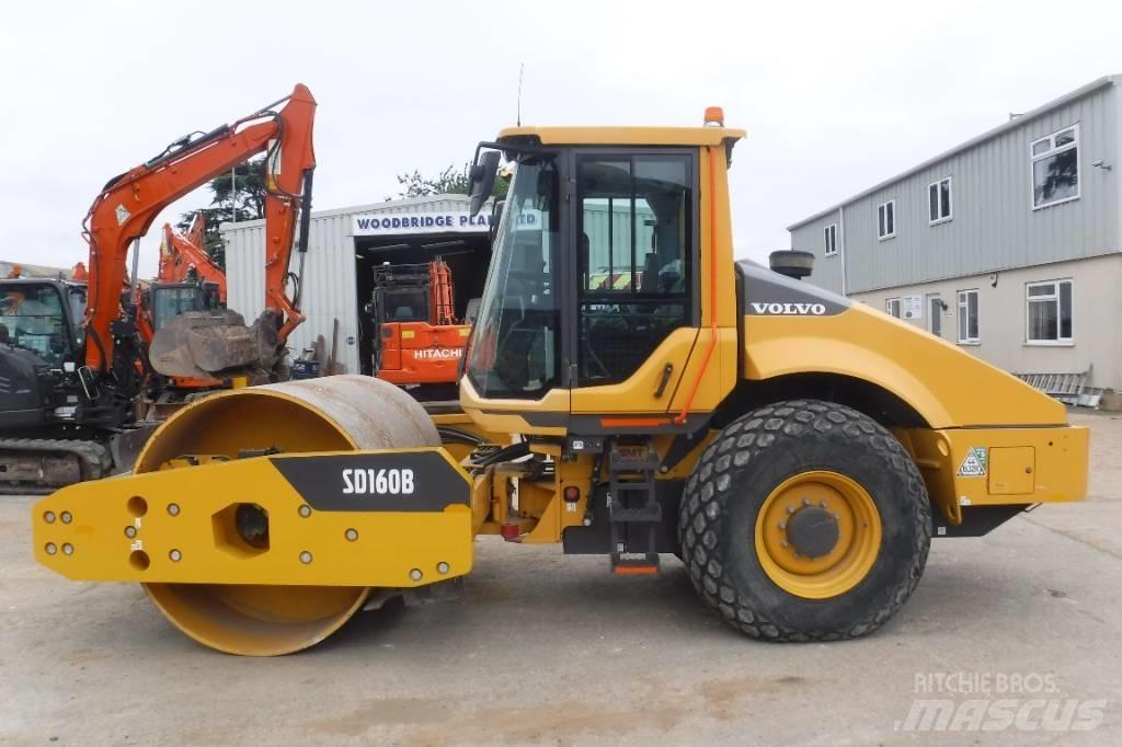 Volvo SD 160 B Gumeni valjci na točkovima
