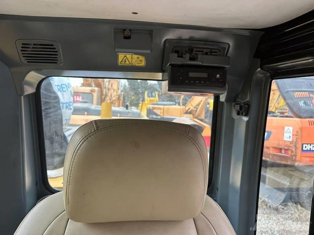 CAT 320 Bageri guseničari