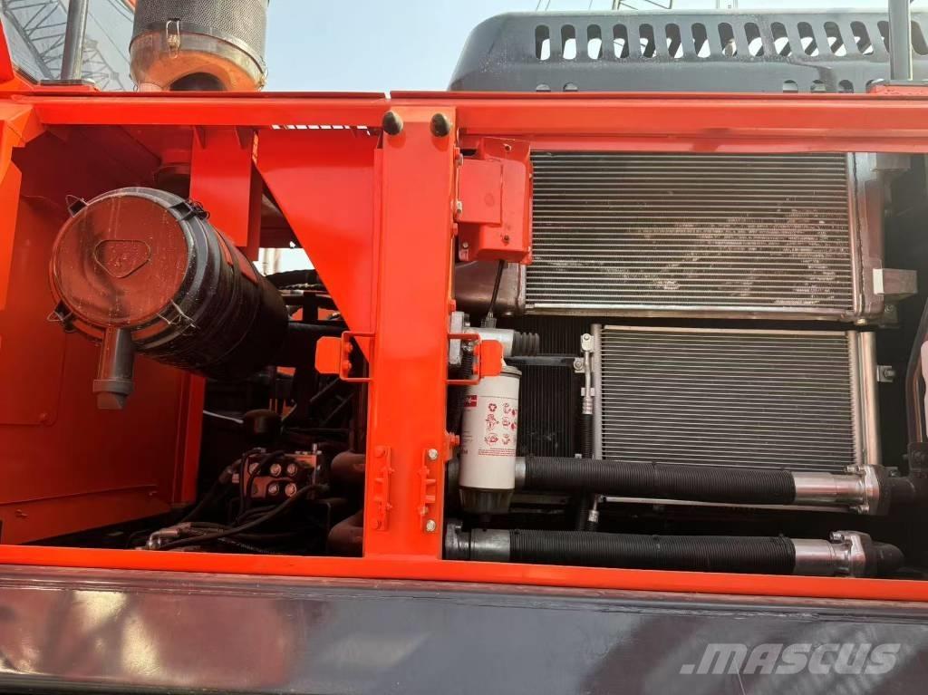 Doosan DX 300 LCA Bageri guseničari