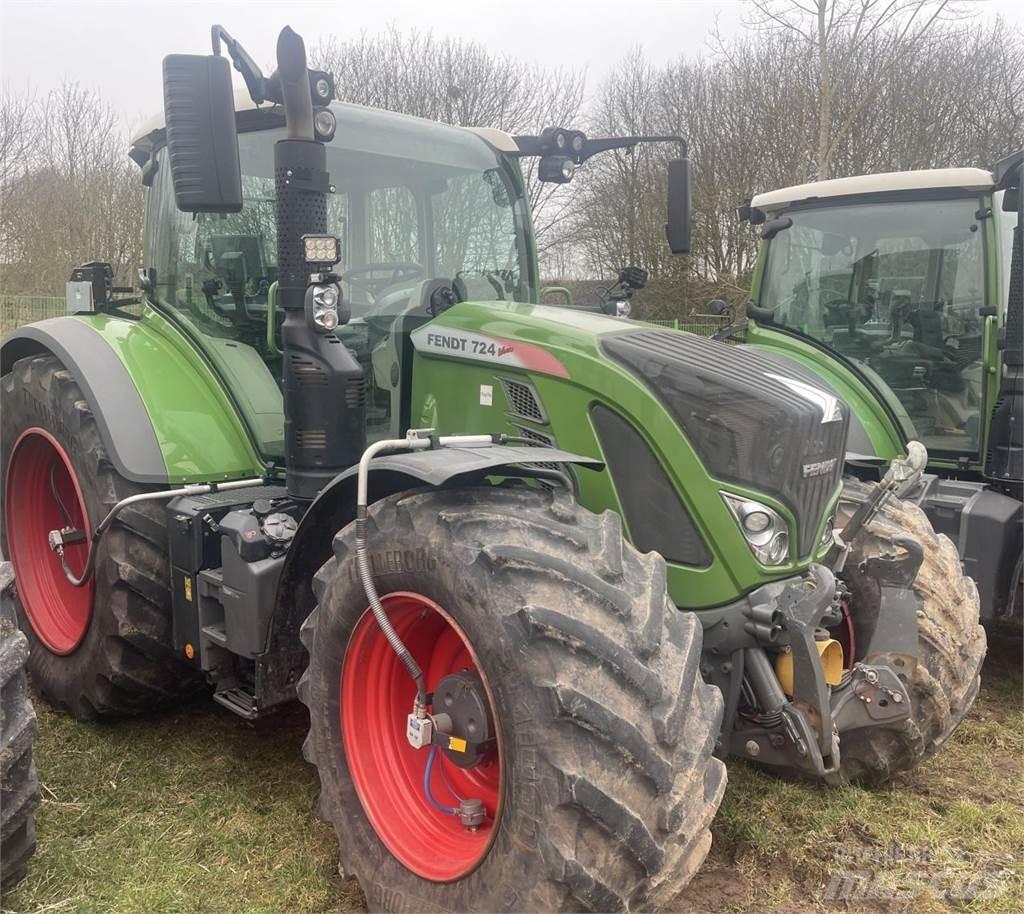 Fendt 724 Vario Traktori