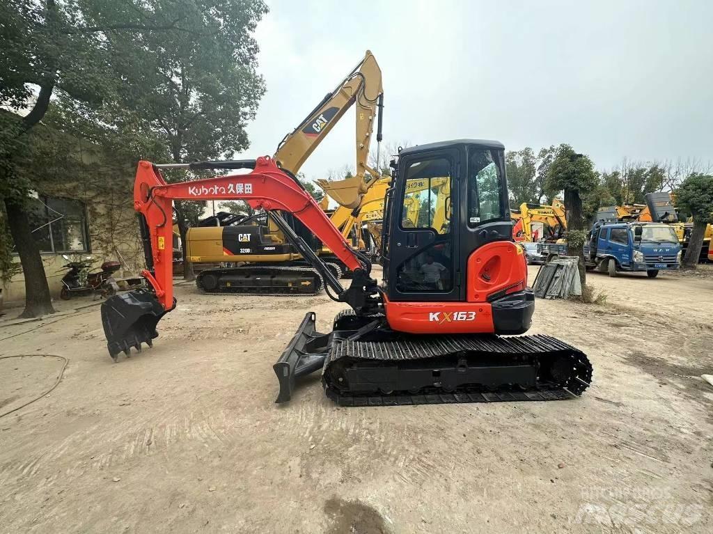 Kubota 163 Bageri guseničari