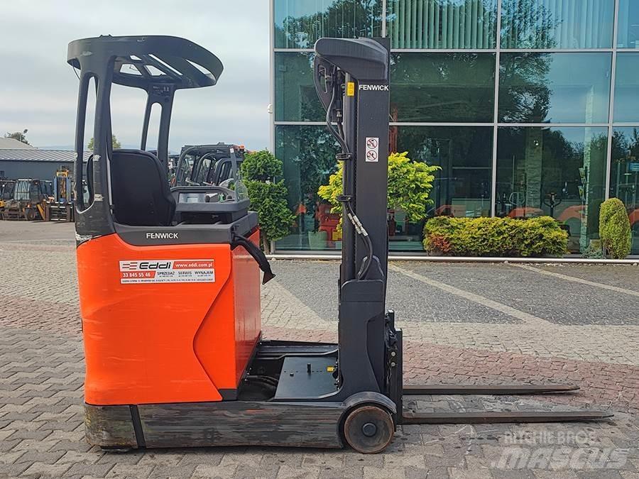 Linde R20B-01 Viljuškari sa 4-stranskim dohvatom