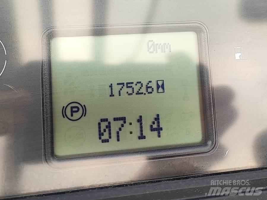 Linde R20B-01 Viljuškari sa 4-stranskim dohvatom