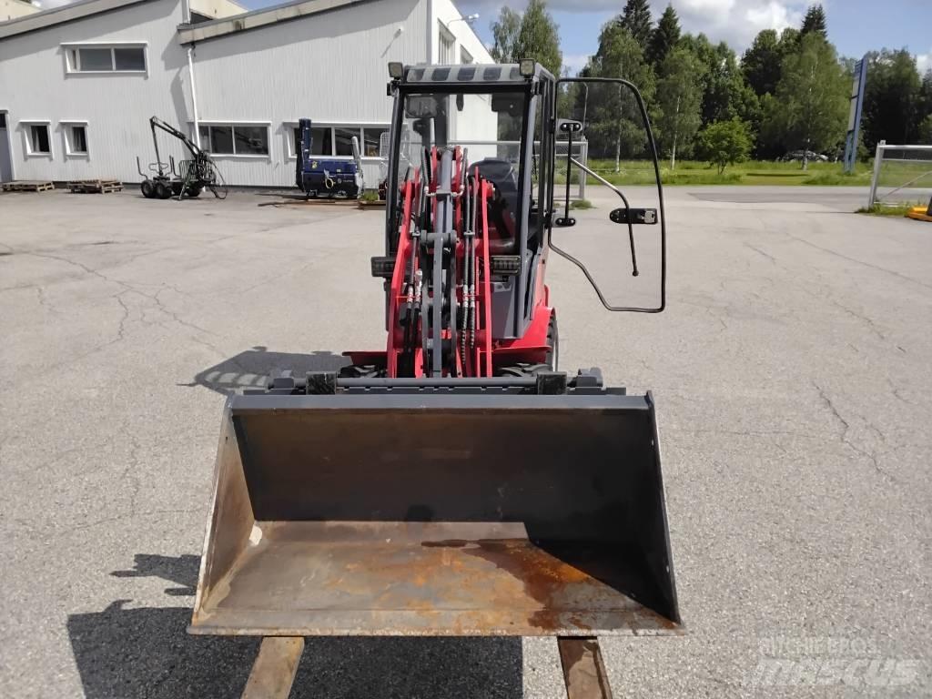 QuattroX 810 Mini utovarivači