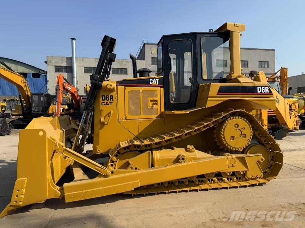 CAT D 6 R Buldožeri guseničari