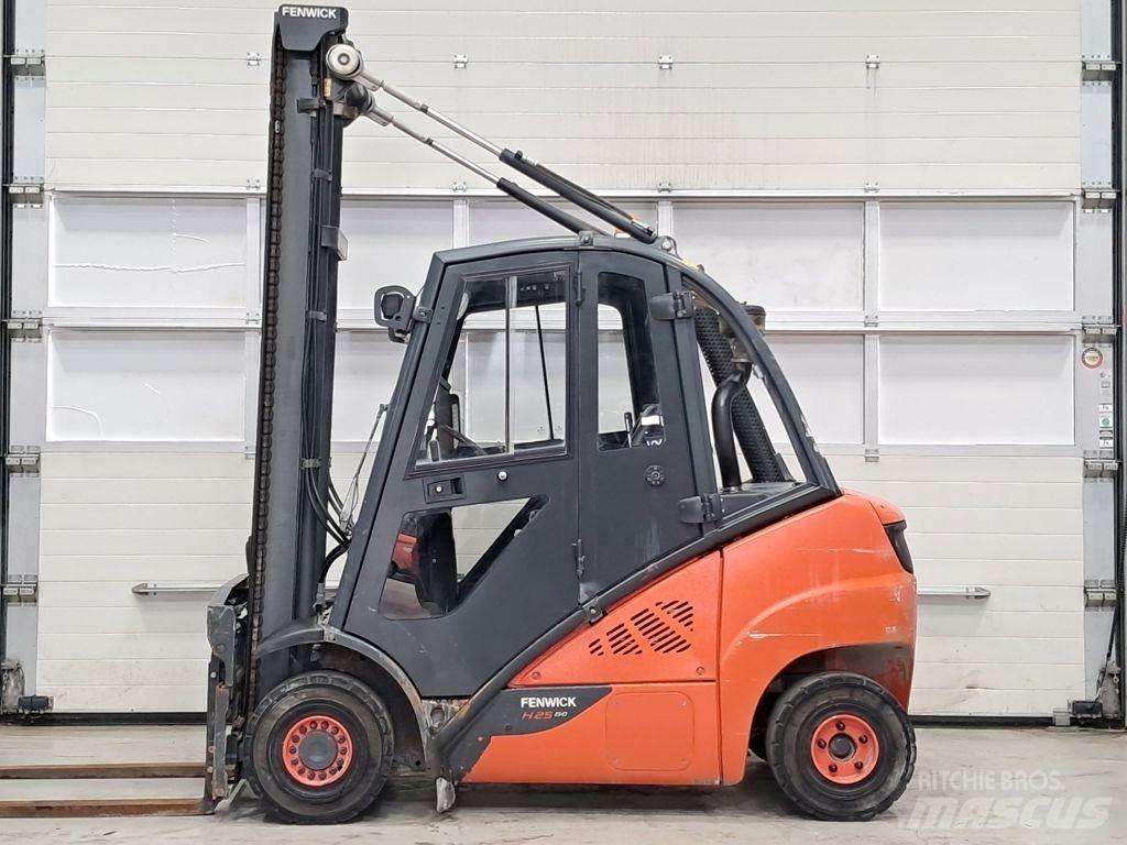 Linde H25D-02 Dizelski viljuškari