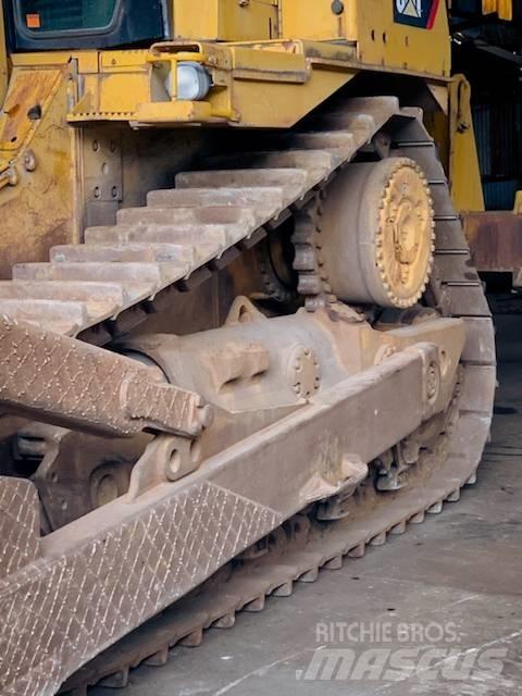 CAT D 9 T Buldožeri guseničari