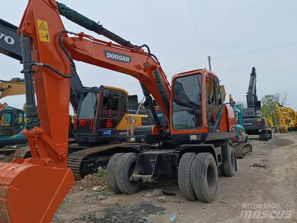 Doosan 150 W-7 Bageri točkaši